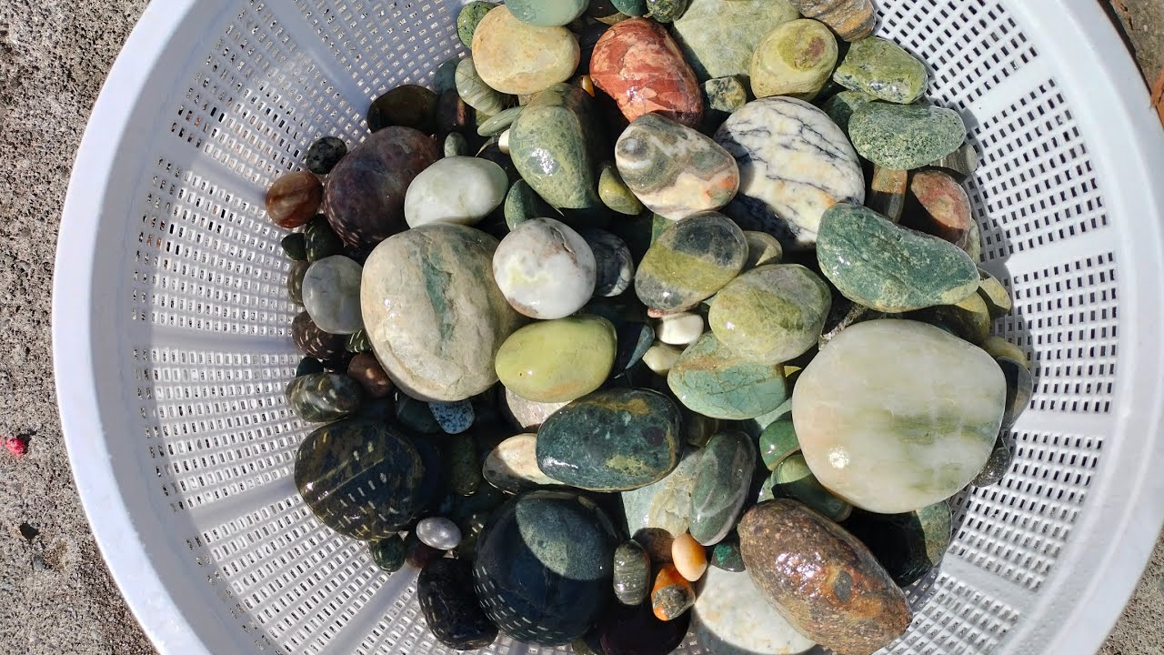 3 more boxes of stones arrived home, and a pair of socks 🤣