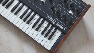 Moog Prodigy & Korg EPS-1 - Synthesizer, Piano & Strings Resimi