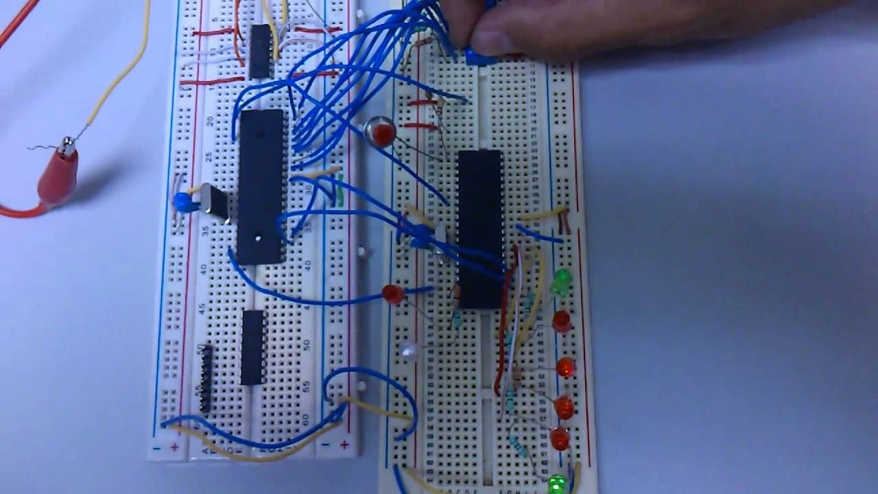 Protocolo SPI entre dos PIC16F877A - YouTube