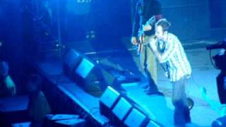 Default - Wasting My Time (Live @ The Air Canada Centre, Toronto, Canada, 12/17/09)