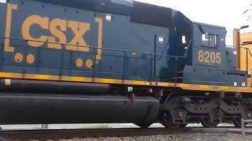 CSXT 8205 (SD40-2 "Boxcar Logo") in Crestwood, KY