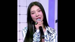 Red Velvet Joy singing Day by Day in musicbank interview~ Red Velvet Joy singing Day by Day in musicbank interview~