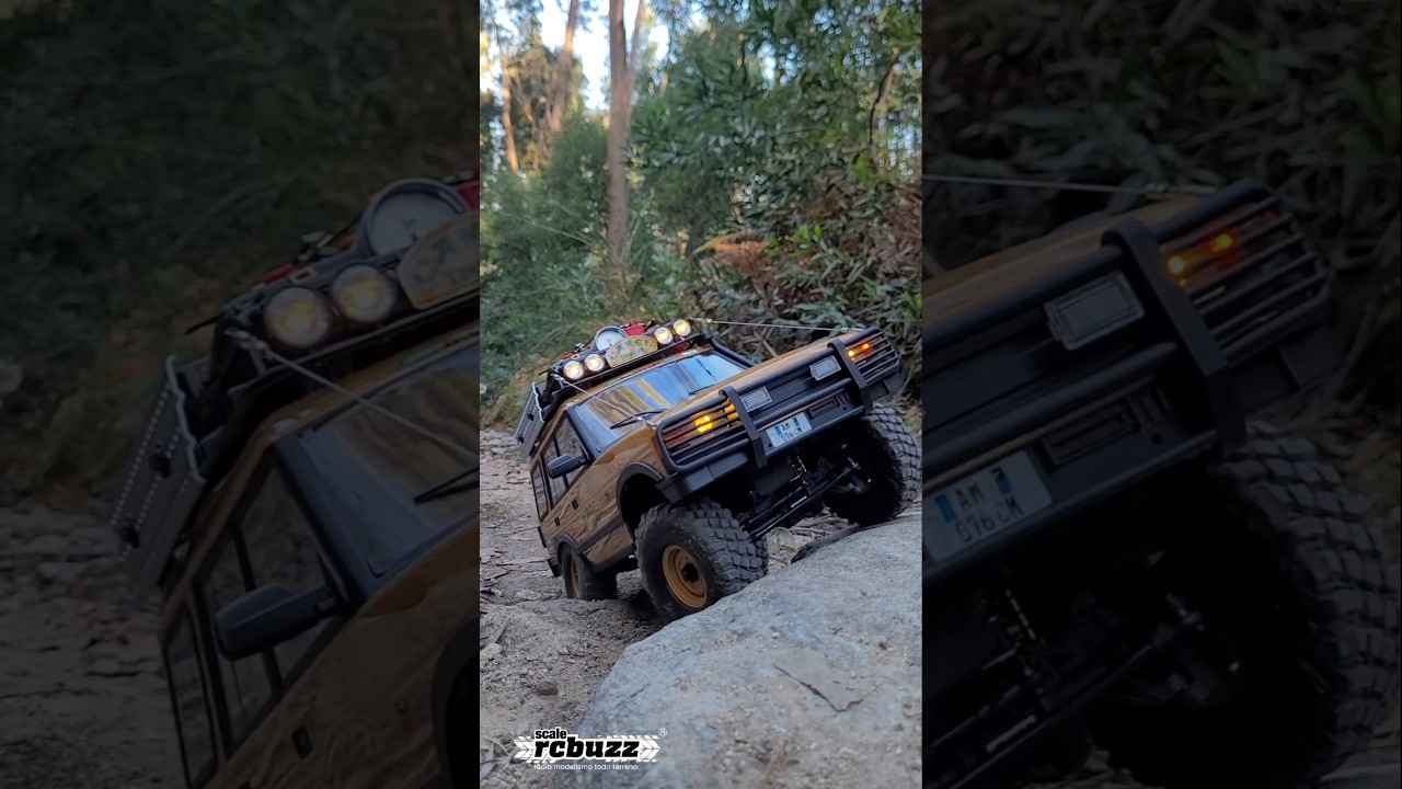 "Flex Your Muscles" FMS FCX10 Land Rover Discovery Camel Trophy Edition 