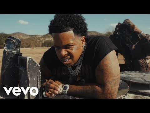 Finesse2tymes ft. Moneybagg Yo - Armor [Music Video]