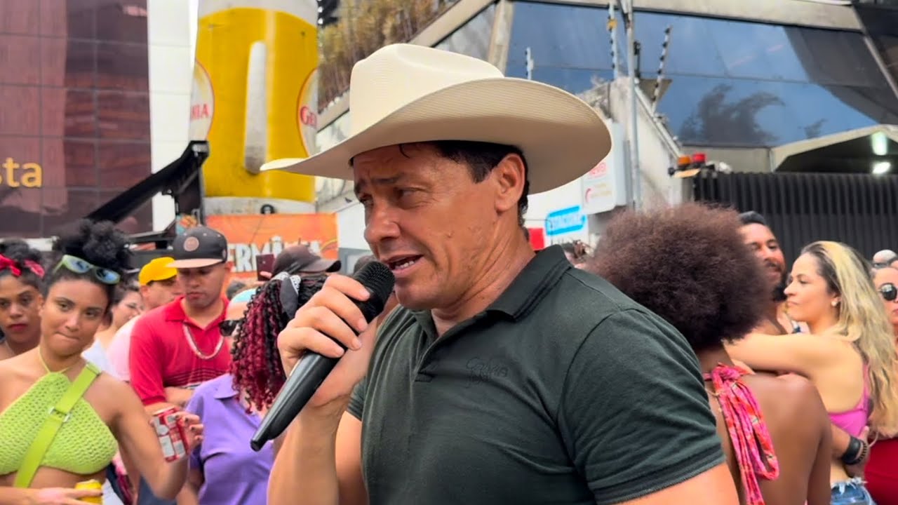 A SERESTA DO CANTOR DE RUA ANDRÉ LUIZ FAZ ARRASTÃO DE GENTE DANÇANDO VEJA O QUE ACONTECEU