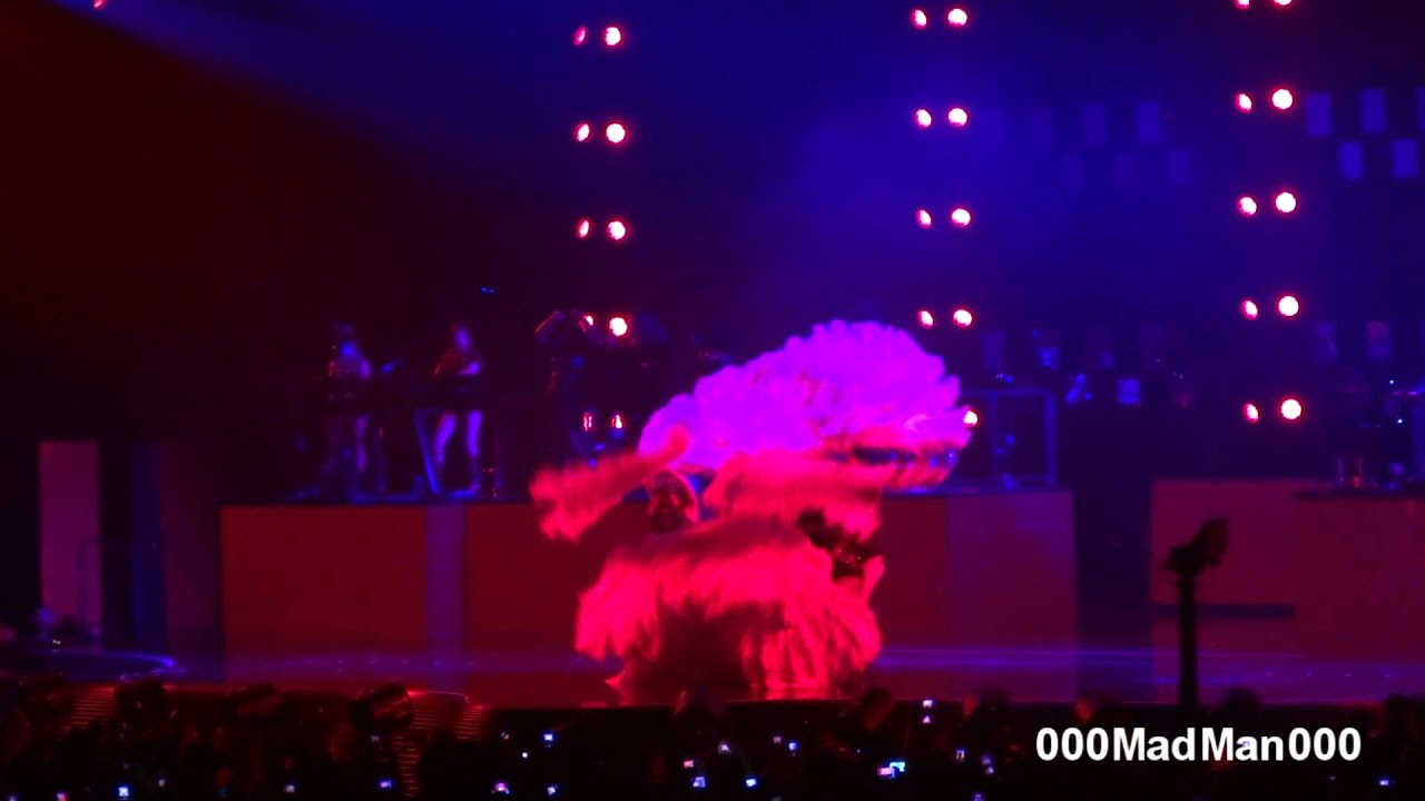 Beyoncé - Party - HD Live at Bercy, Paris (25 April 2013) - YouTube