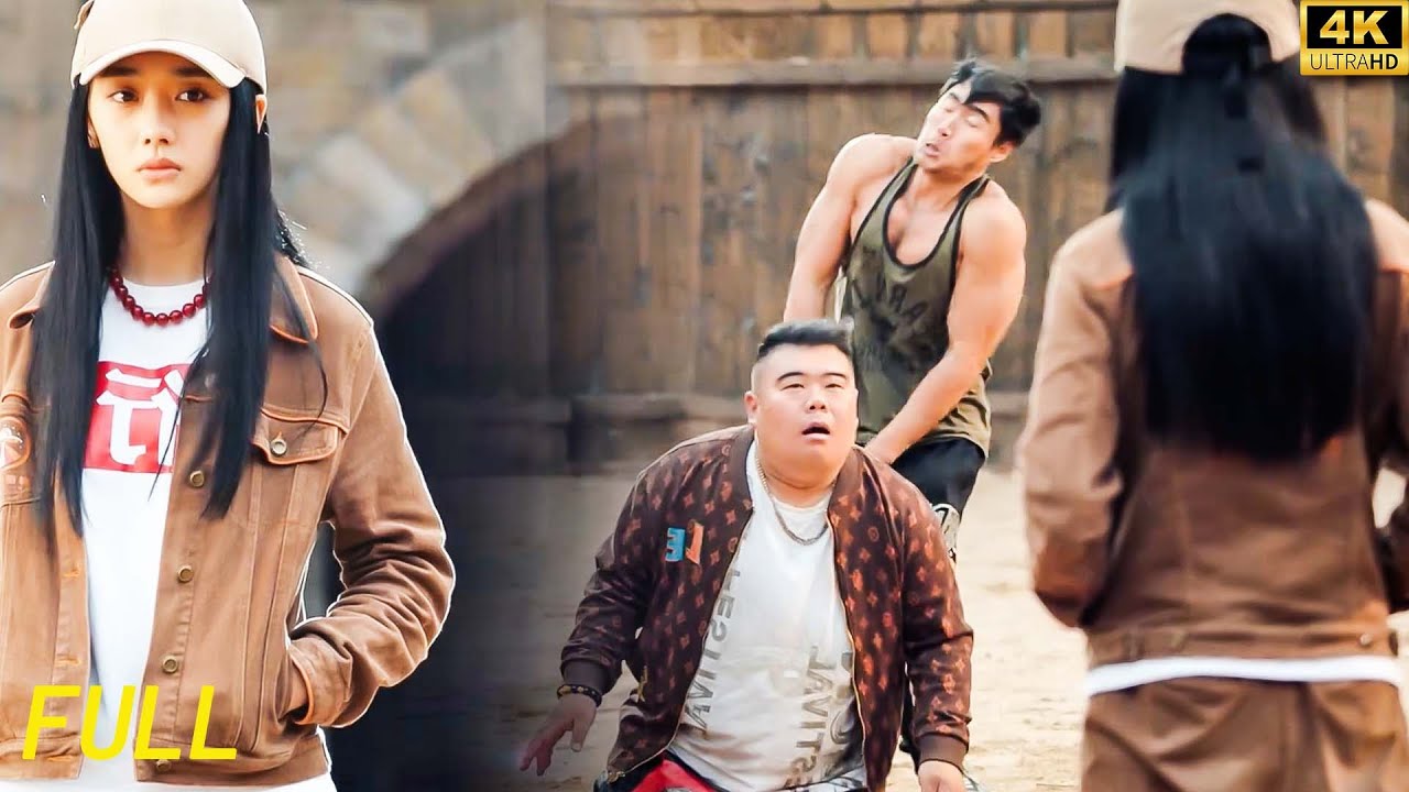 【2025爆燃動作片】看起來柔弱的少女竟是黑社會老大，她一個眼神就把小弟嚇得跪地求饒！