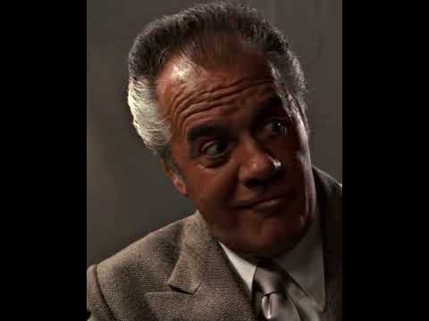Кристофер Молтисанти - В окружении фальшивых друзей - YouTube