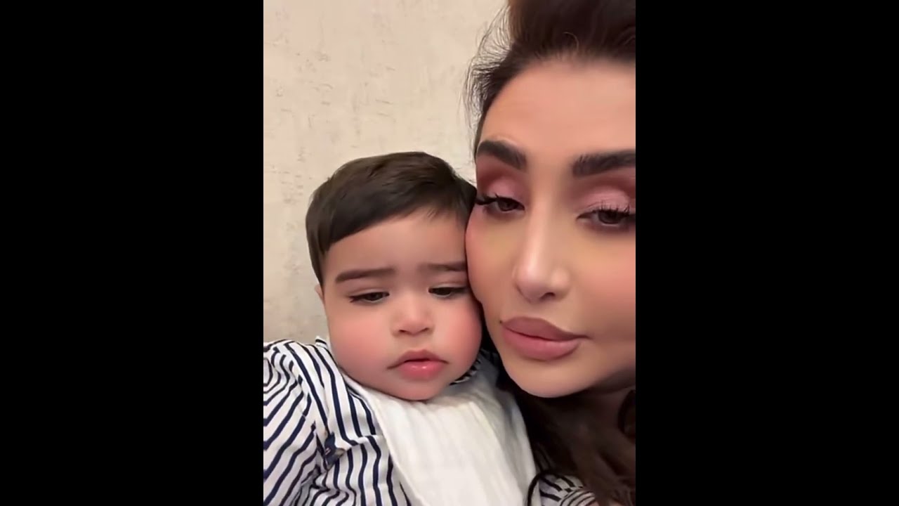 فرح الهادي وعقيل يحتفلون بعيد ميلاد🎂أخته شيماء علي غرقوها هدايا وذهب🎁