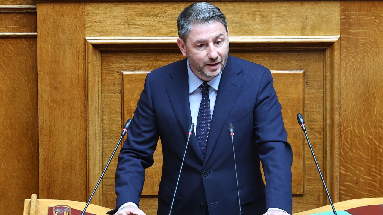 Ζωντανά στην Ολομέλεια της Βουλής των Ελλήνων