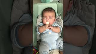 2020 1110 (4개월) 떡뻥을 맛있게 냠냠냠
