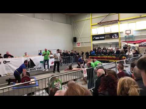 10 x 220 KG deadlift in 75 seconden. Sterkste man van Bunschoten Spakemburg 2019.
