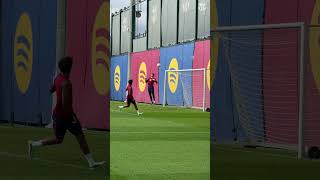 Lamine back to his tricks ๐ช #fcbarcelona #shorts