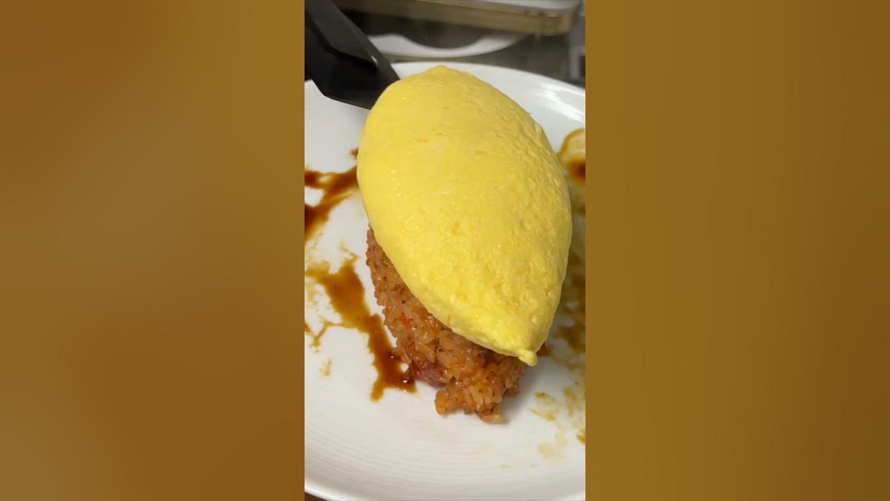 @omletpro9356  A professional omelet rice chef came to our house and made  omelet rice #shorts #food