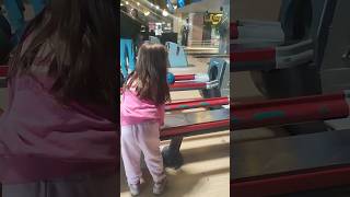 Alisa bowling oynuyor. #alisa #ytdayibenionecikarnolur #dance #funny