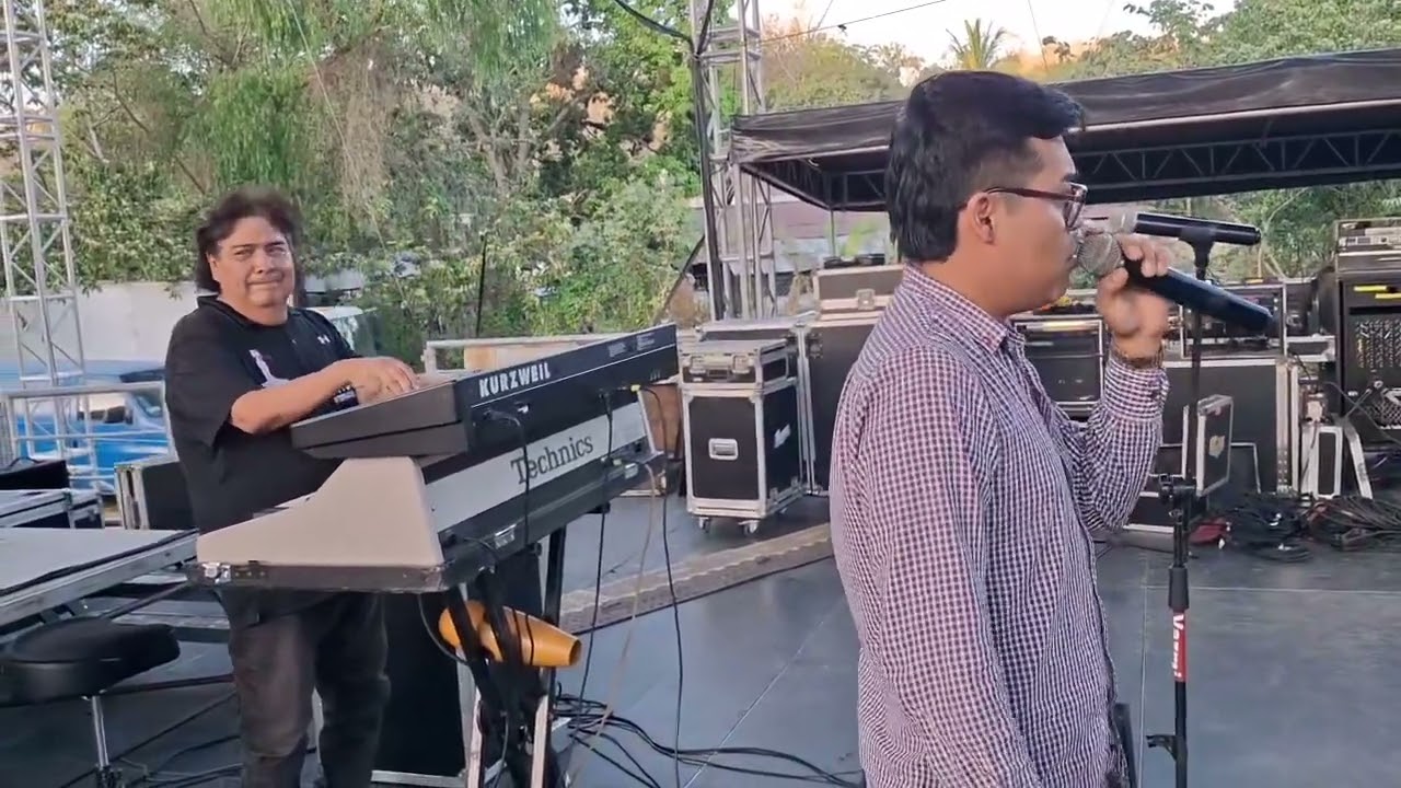 Escúchame - el pega pega de Emilio reyna soundtrack