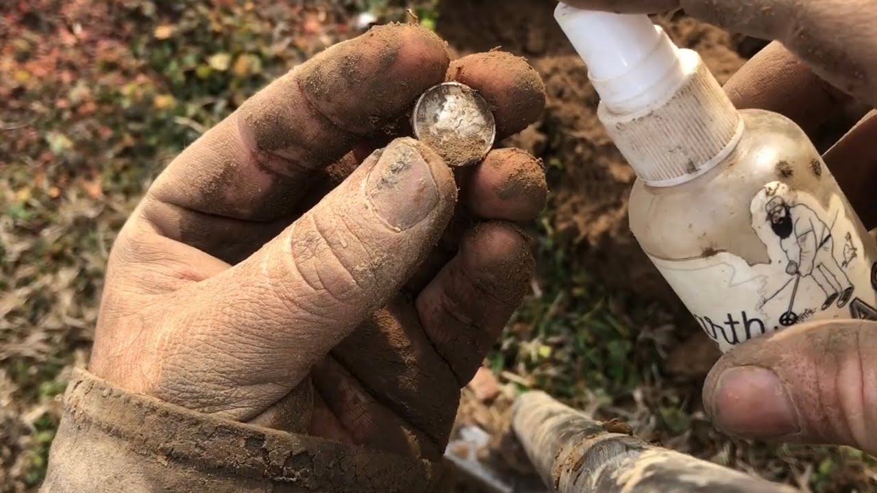 Silver After Sunrise / Saturday Morning Metal Detecting - YouTube