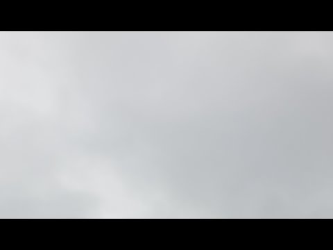 Commo Tozo überträgt einen Livestream.