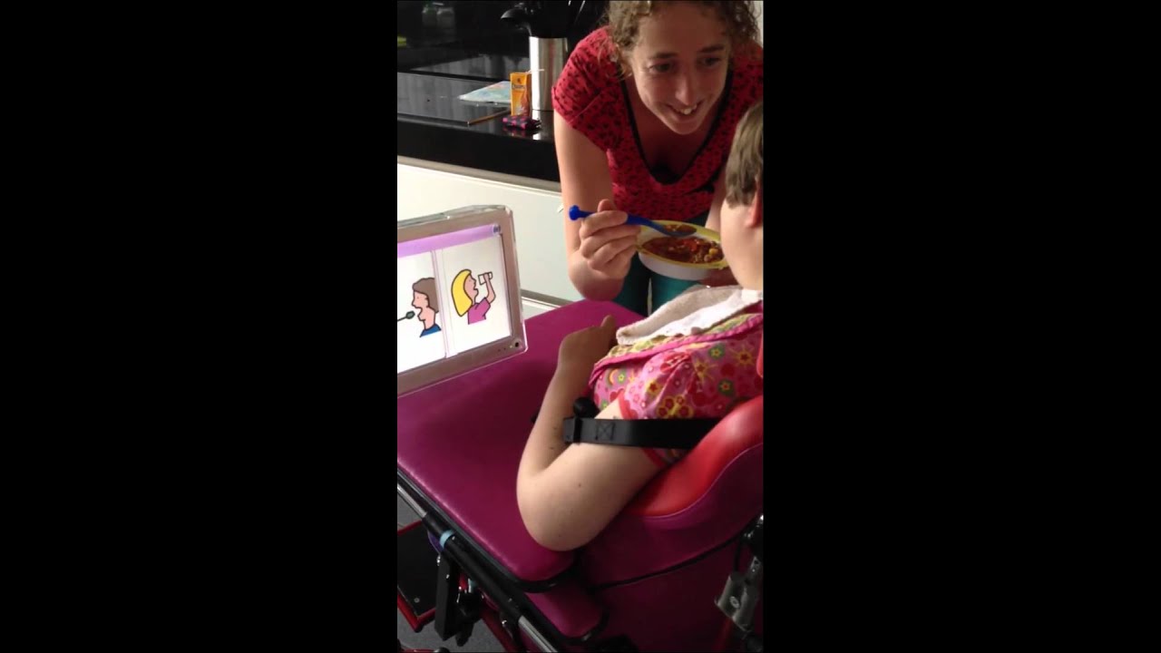 Marilou Wiertz 7 kiest met spraakcomputer na 5 maanden!