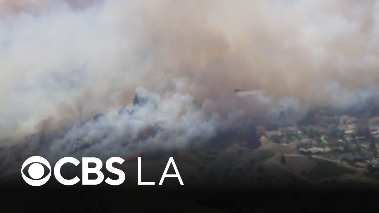Sandy Fire in Simi Valley prompts evacuation orders and warnings - YouTube