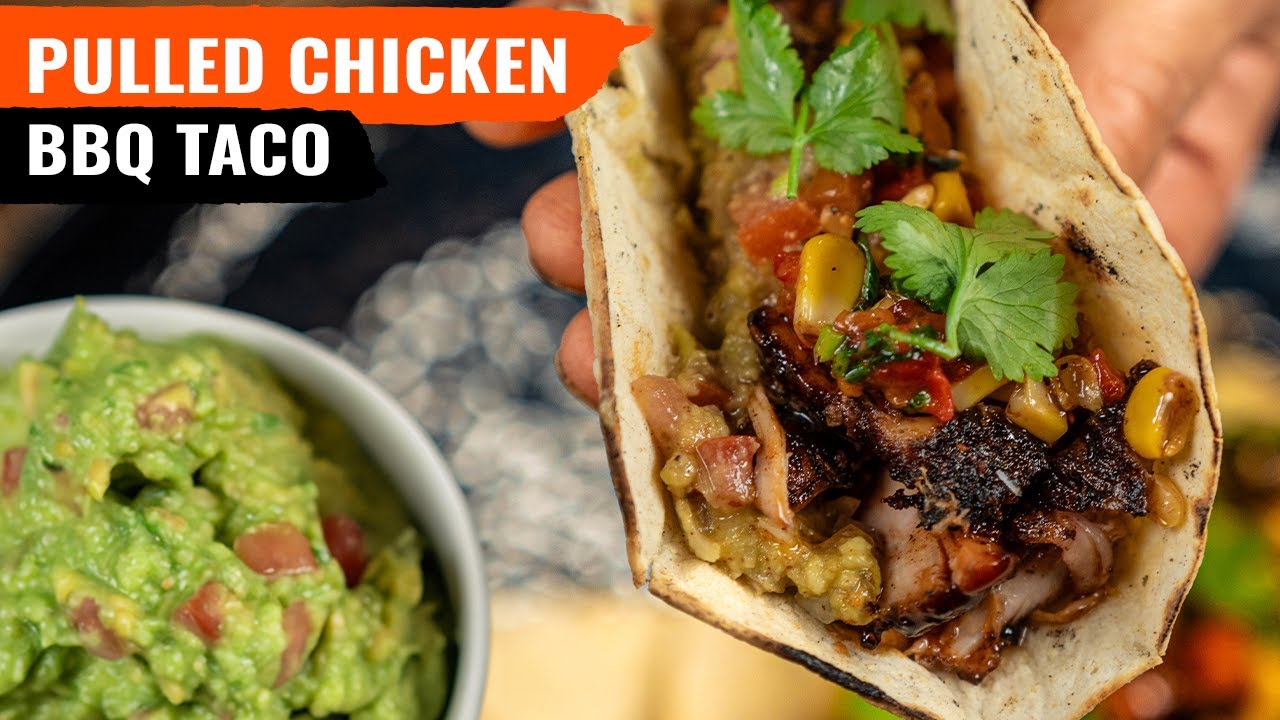 Pulled Chicken taco's met Guacamole en Salsa op de BBQ