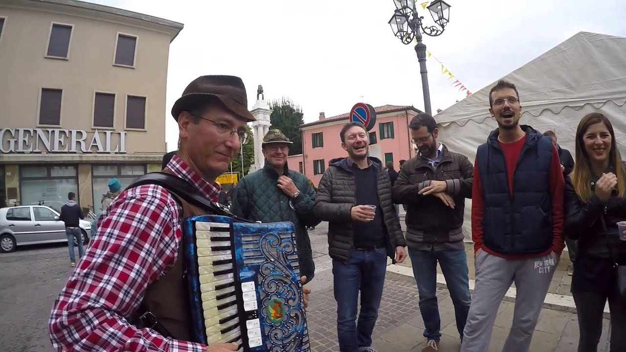Playing mountain songs at suca baruca (pumpkin festival) | Piove di ...