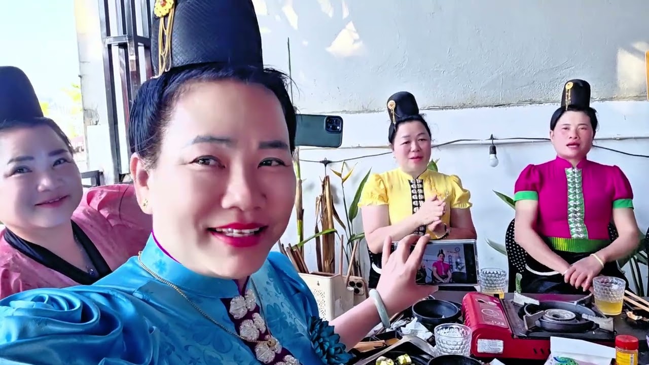 Vì khoanh hát bài Các chị em Lâu rồi mới gặp lại