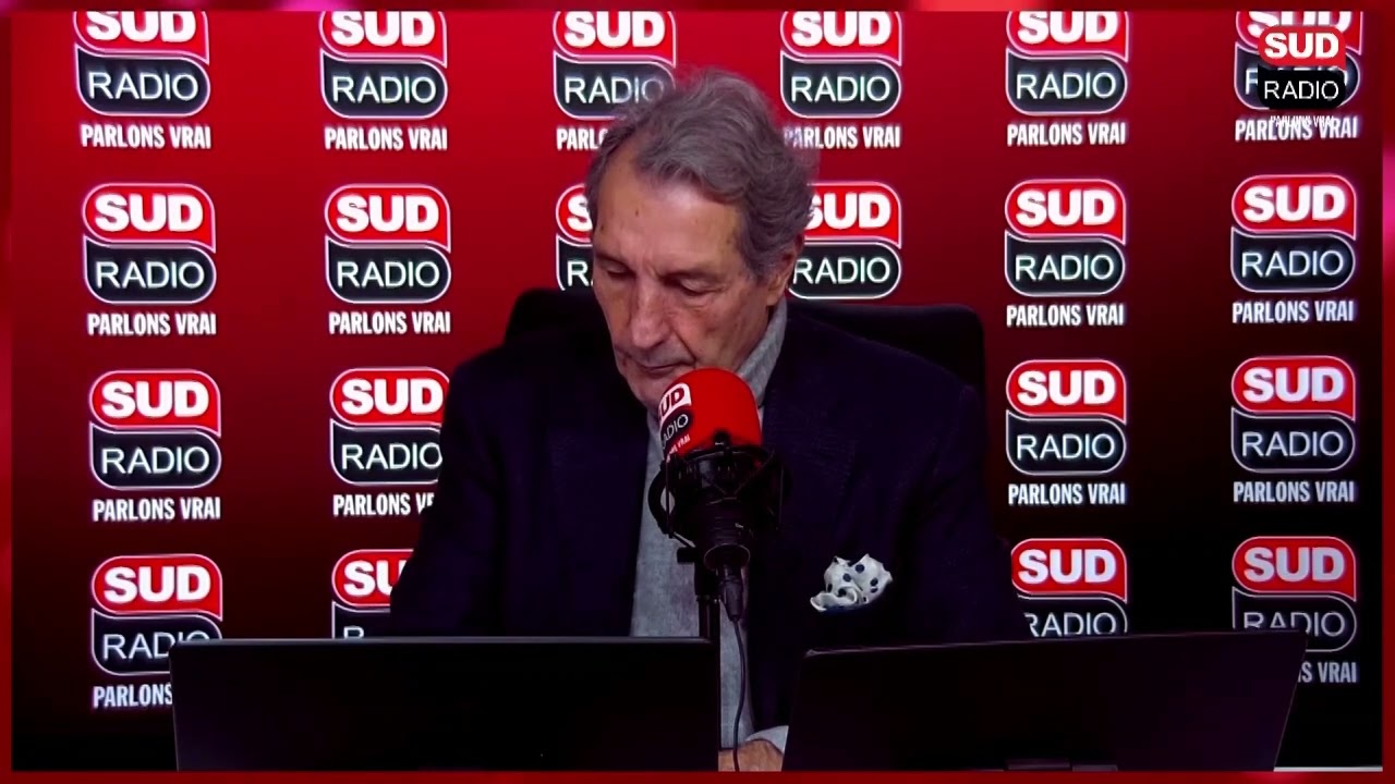 Emmanuel Macron est-il de moins en moins respecté ?