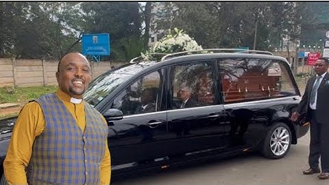 EMOTIONAL KATHY KIUNA, KENYA BISHOPS AS BODY OF ALLAN KIUNA ARRIVED IN KIAMBU JCC FOR BURIAL