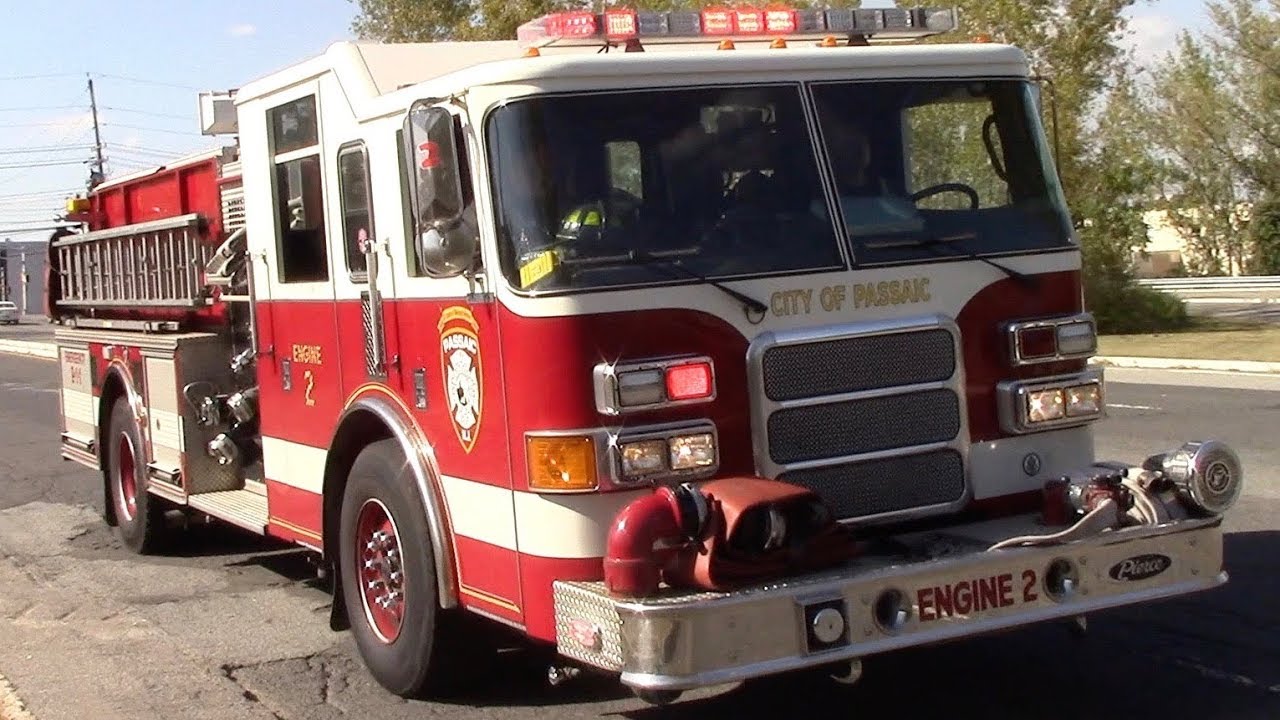 Passaic Fire Department Engine 2 Responding 10-3-17