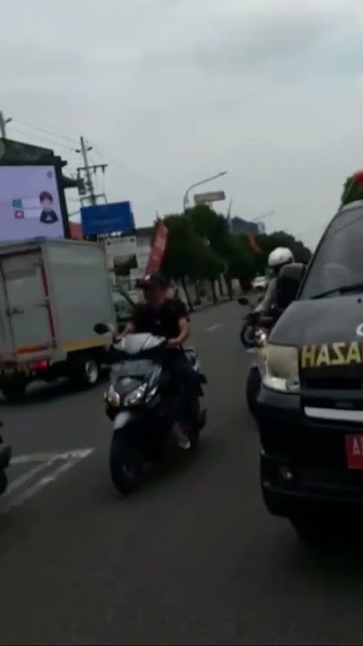 Bhabinkamtibmas Kawal Mobil Jenazah Hingga Lokasi Pemakaman