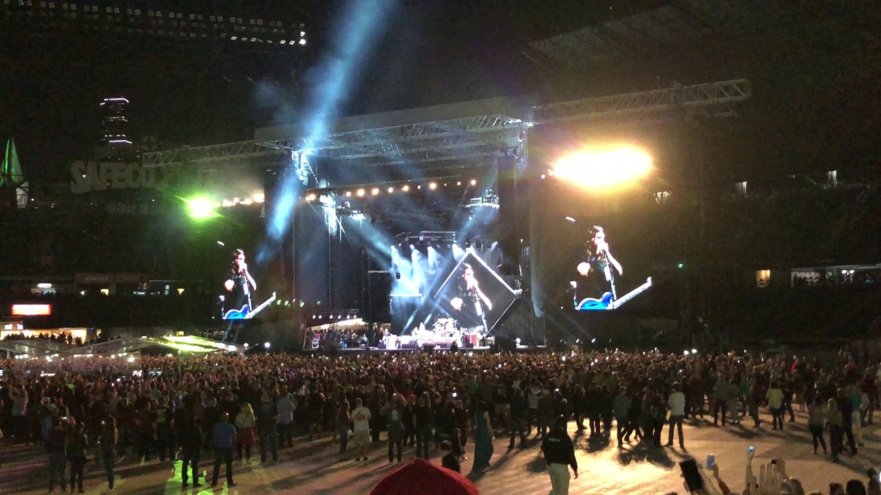 Foo Fighters Safeco Field Seattle - Video 5 - YouTube