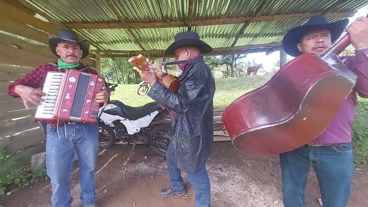 LOS ANDARIEGOS DE YARULA LA PAZ