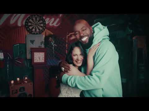 Putar MORÍ EN SUS BESOS - El Micha