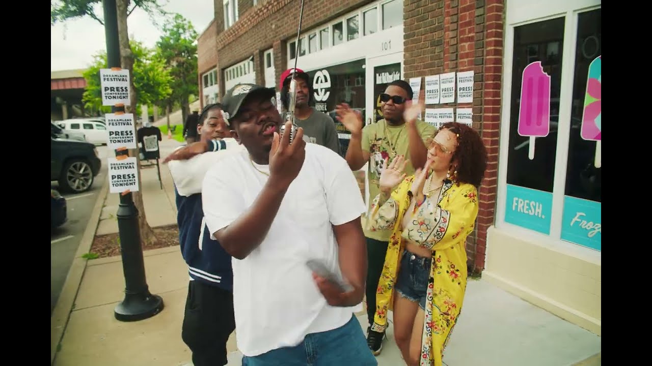 Steph Simon - Built Different