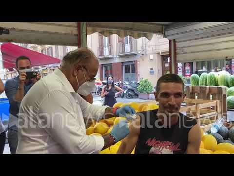 Palermo, vaccini anche a Ballarò: "La gente si fida e ci ascolta"