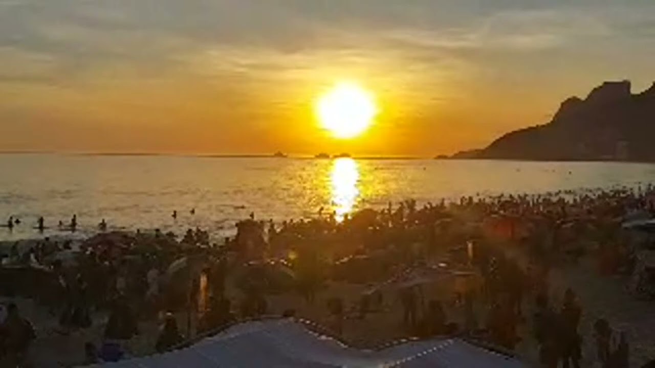 Destaque de Pôr do sol no Arpoador Ipanema Brasil: 