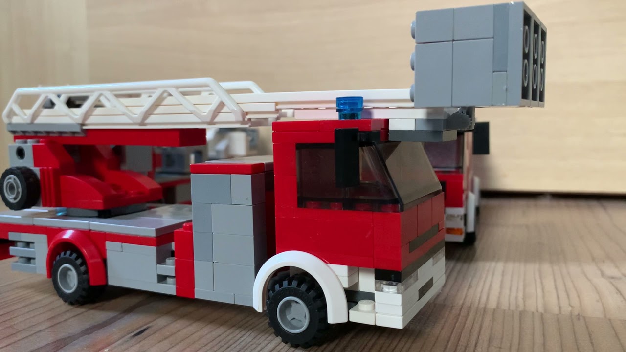 prezentacja wozów strażackich ratownictwa wysokościowego lego
