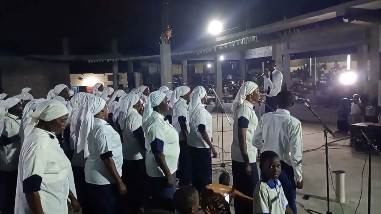 Kilombo Bible de Météo en concert avec Stacy dans voyage mudimba 