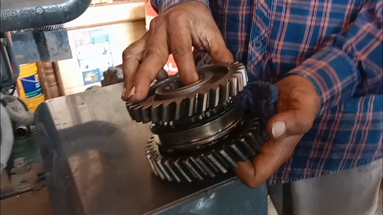 SWARAJ 960 gearbox fitting/ स्वराज गेअर बॉक्स फिटिंग