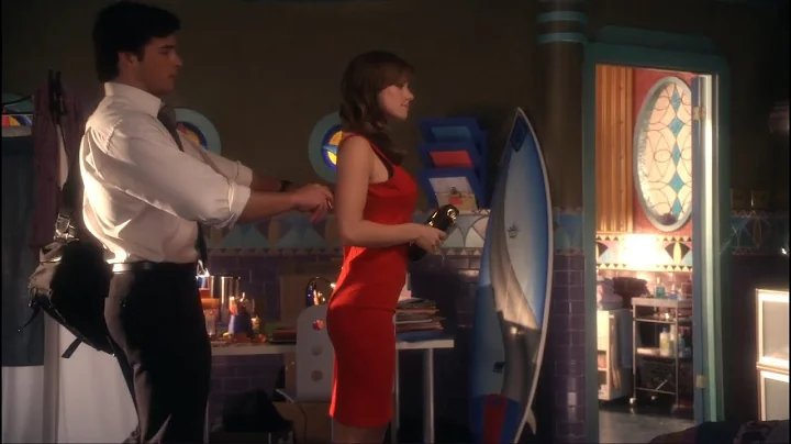 Smallville || Identity 8x07 (Clois) || Clark Helps Lois Zip Up Her Dress [HD]