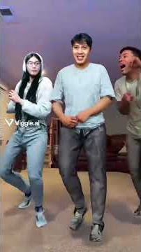 Trio sedang joget DIA DELiCIA :)
