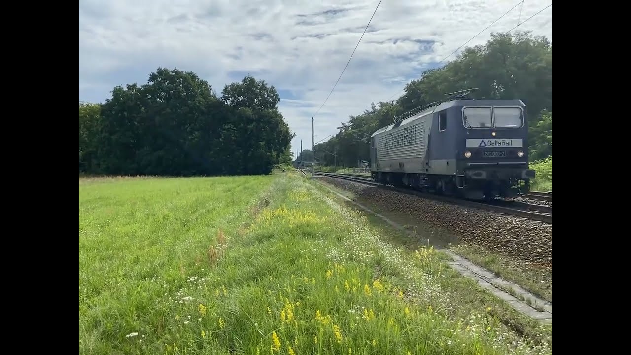 Macro of DeltaRail with 243 069 2 passing through  #macro #243 #trainspotting