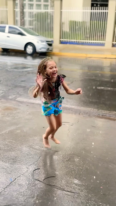NÃO PODE BRINCA NA CHUVA 🌧️