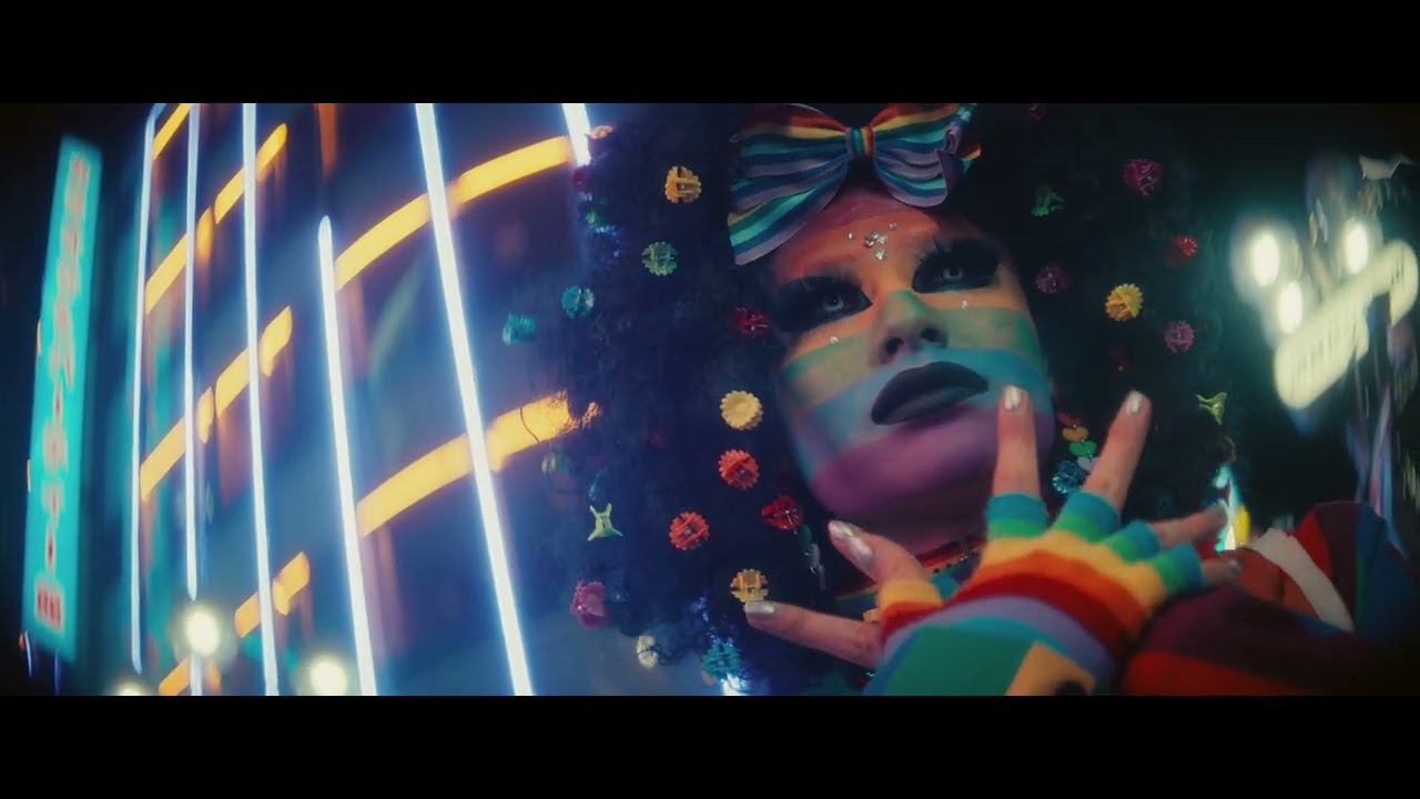 6403537 Portrait Looking At Camera Extravagant Cosplay By MXR Productions Artlist 4K