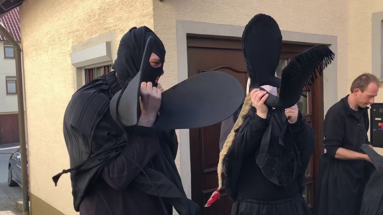 Rußhexen treiben in Empfingen ihr Unwesen