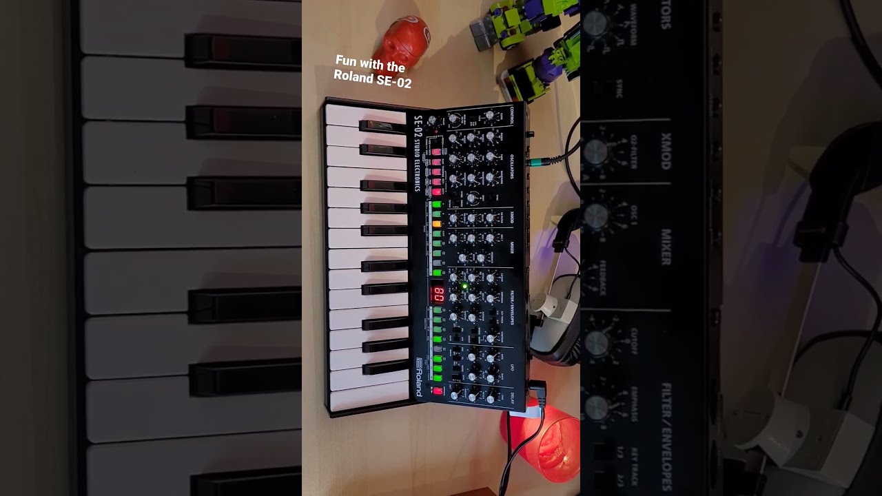 Fun with the Roland Boutique SE-02 #rolandboutique #se02