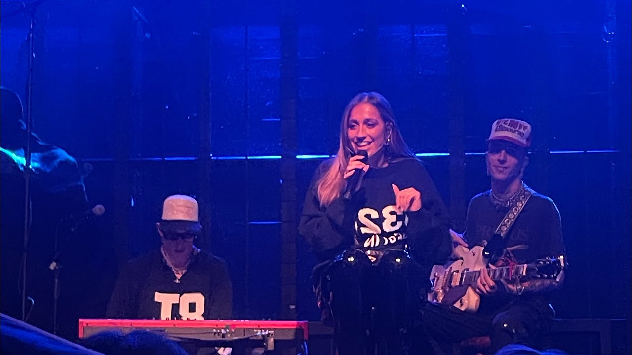 Tate McRae Pretty Isn’t Pretty Cover