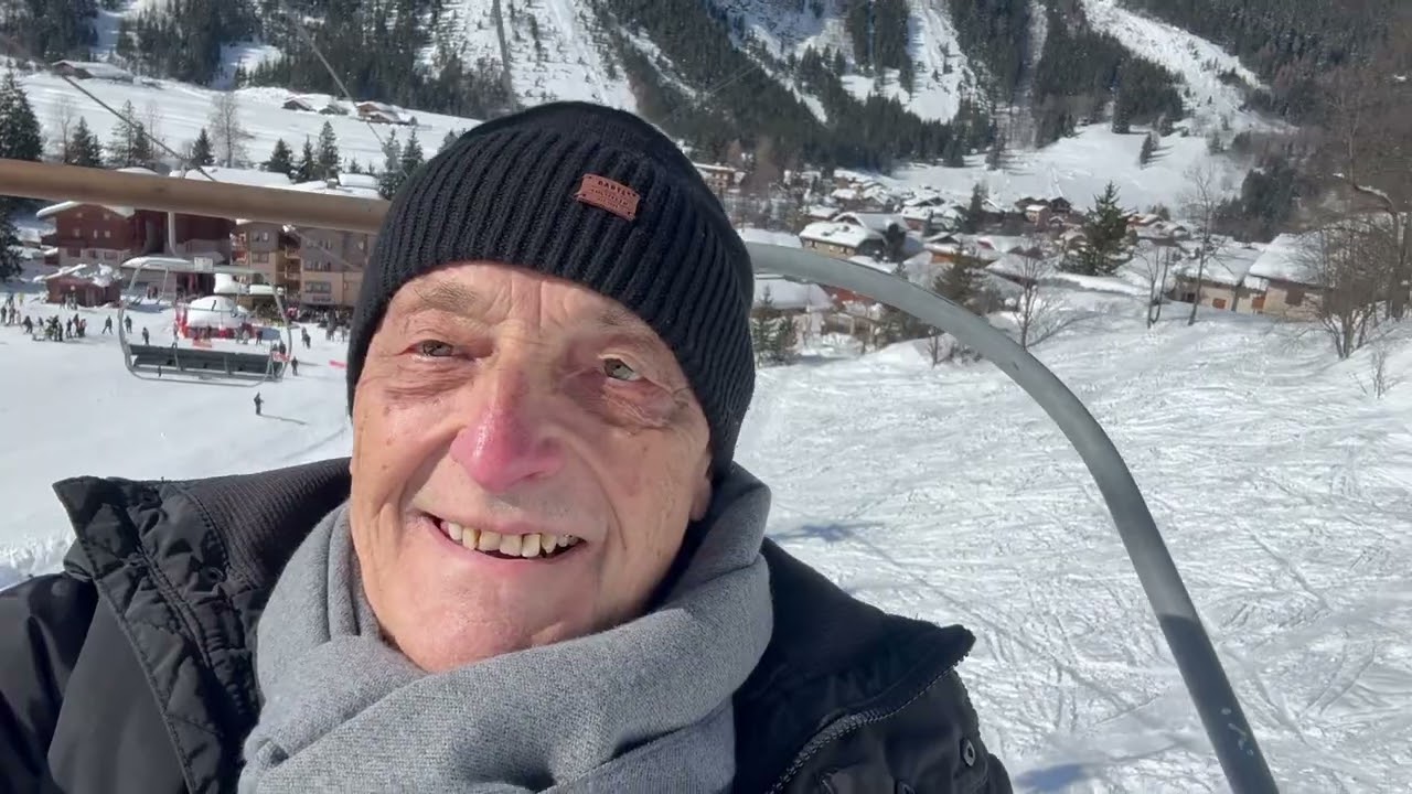 Sur le télésiège du Génépi à Pralognan-la-Vanoise à la montée un décors de rêve après les ……………………..