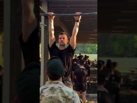 Green Berets and Army Rangers evaluate SOCOM Athlete students on pull-ups #SpecialForces #Shorts